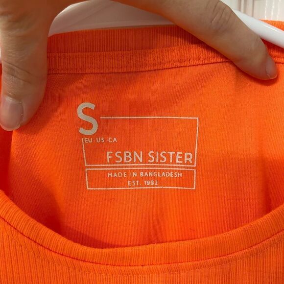 FSBN Sister Orange Ribbed Crop Top – Size S, Great Condition - Picture 2 of 3